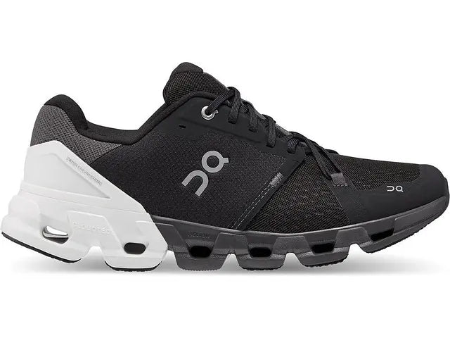 Men's On Cloudflyer 4, Black/White, 7.5 D Medium